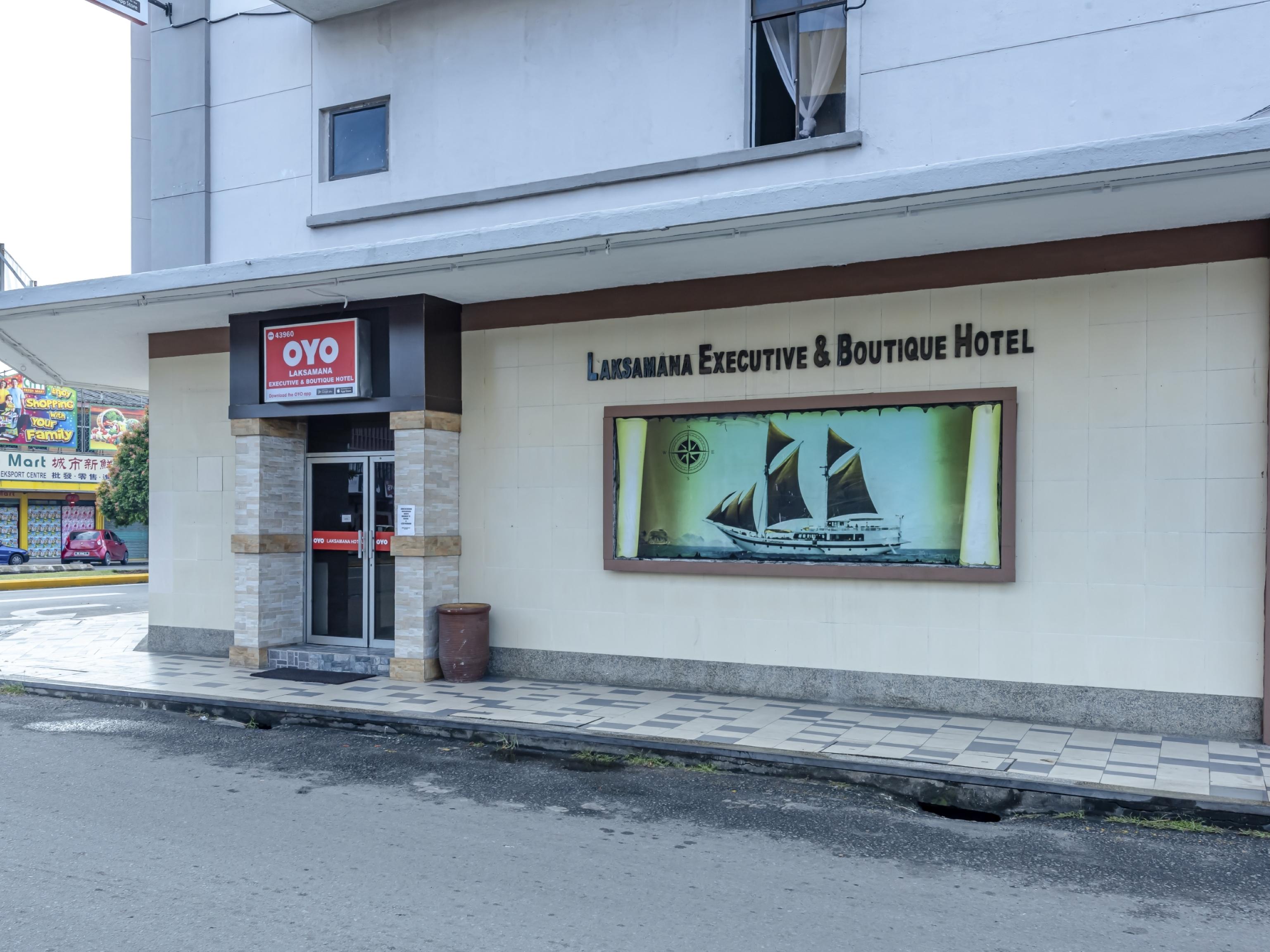 Oyo 43960 Laksamana Executive & Boutique Hotel Tawau Exterior photo