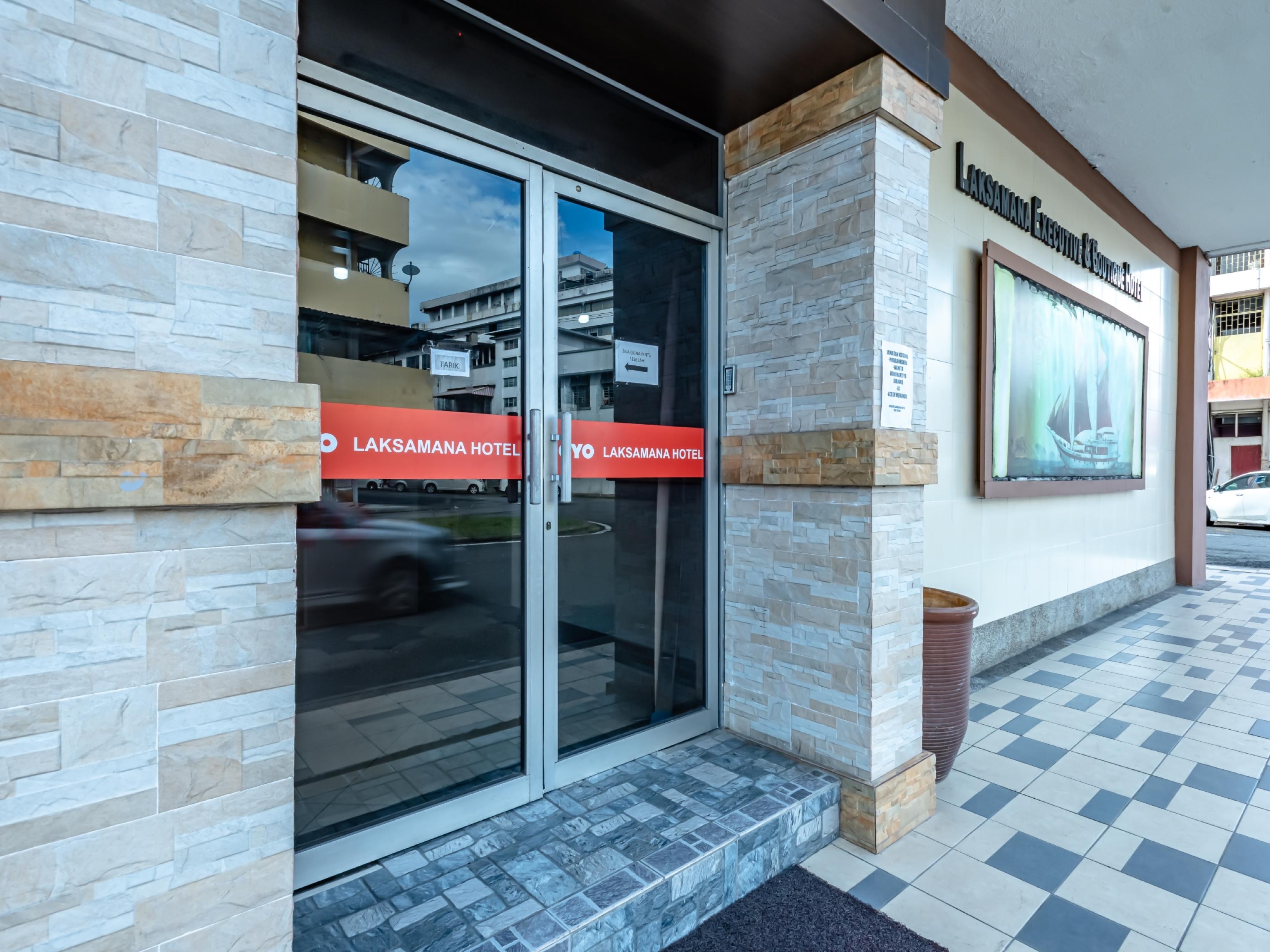 Oyo 43960 Laksamana Executive & Boutique Hotel Tawau Exterior photo