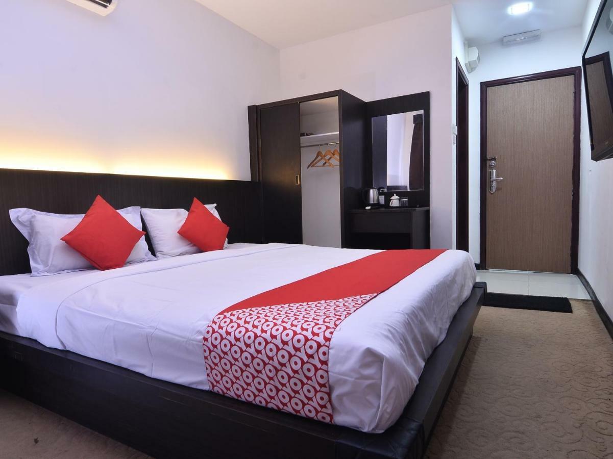 Oyo 43960 Laksamana Executive & Boutique Hotel Tawau Exterior photo