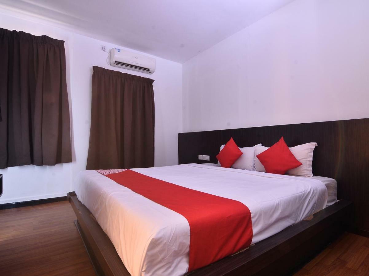 Oyo 43960 Laksamana Executive & Boutique Hotel Tawau Exterior photo
