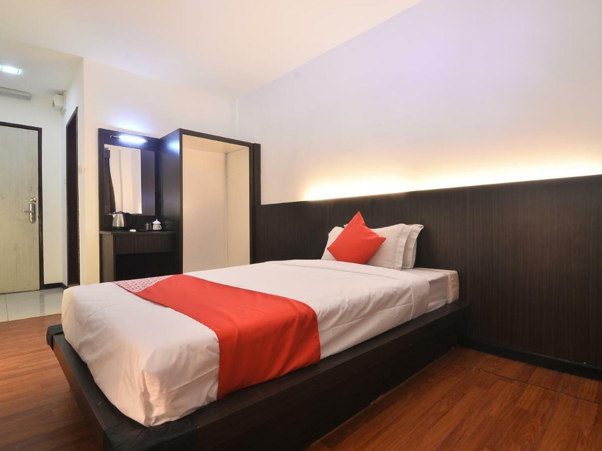 Oyo 43960 Laksamana Executive & Boutique Hotel Tawau Exterior photo
