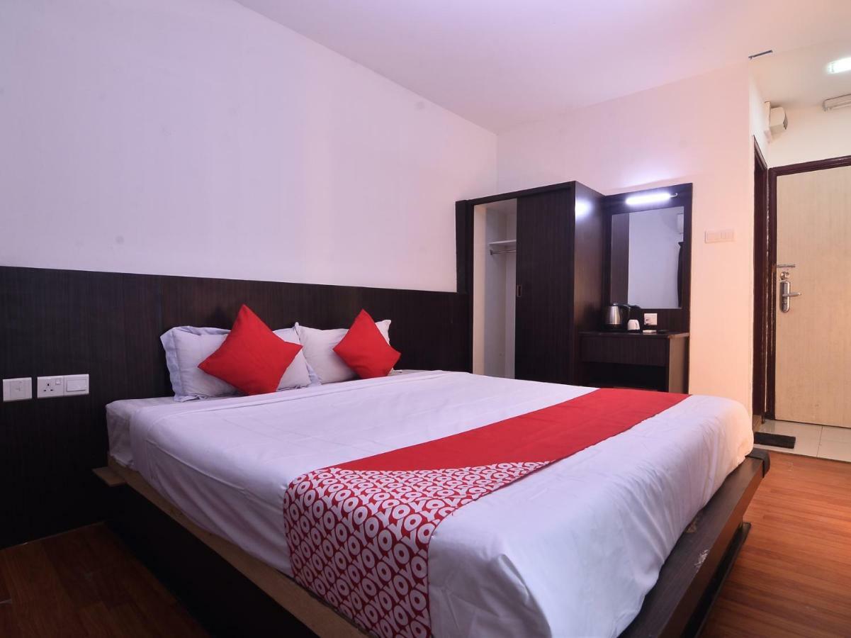 Oyo 43960 Laksamana Executive & Boutique Hotel Tawau Exterior photo